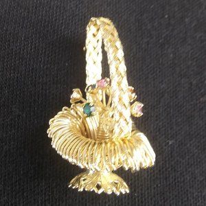 Gold Tone basket Brooch  Wire Work  with prong set Rhinestone Flowers unique